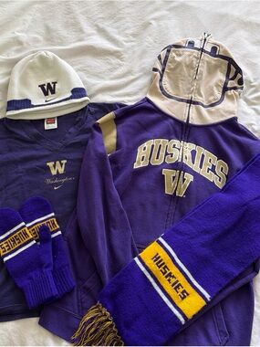 Nike Washington Huskies Purple Full-Zip Hoodie bundle